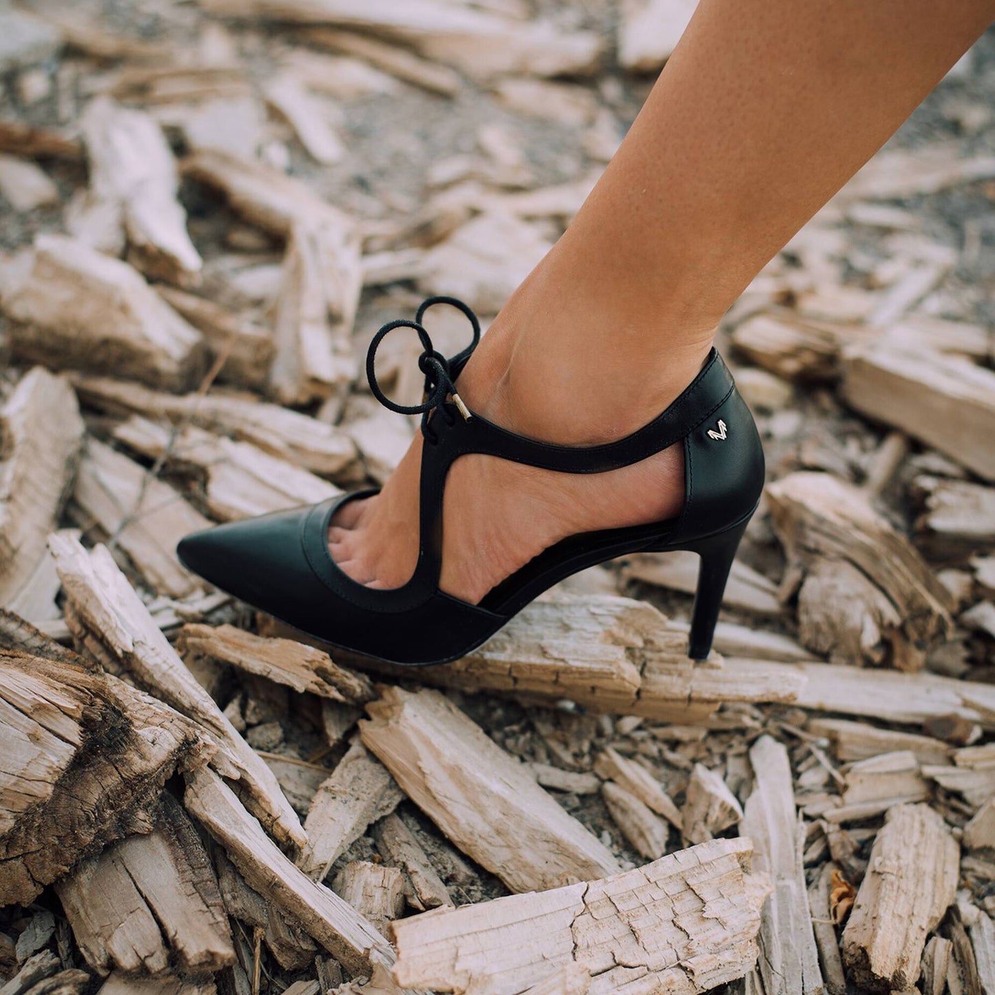 Martinelli Thelma Ladies Slim Heel Tie Detail Court Shoe