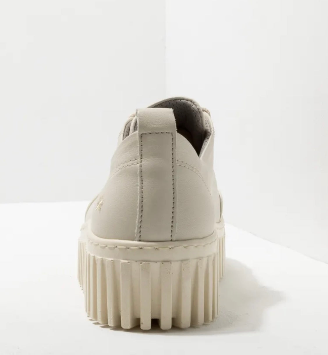 Art Ladies chunky sole lace up sneaker